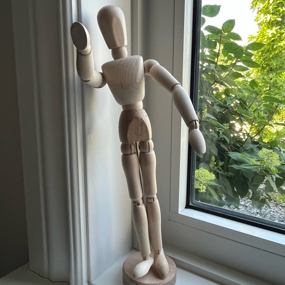 Price drop ⬇️⬇️⬇️⬇️⬇️Wood Mannequin - Picture 2 of 4